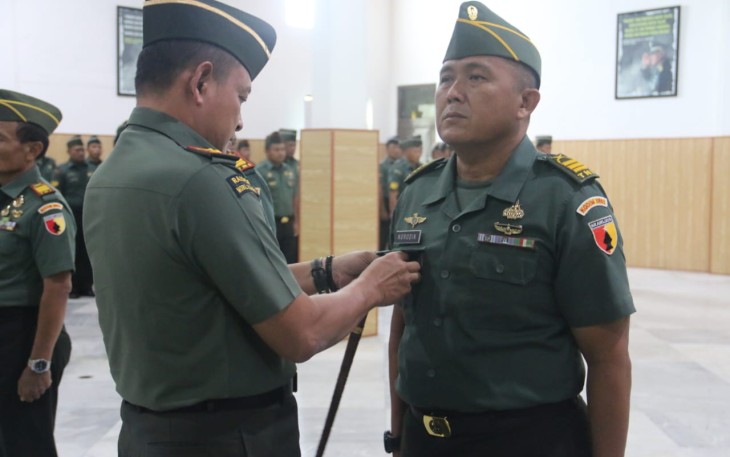 Dandim 0803/Madiun Letkol Inf Meina Helmi saat penerimaan perwira baru, Selasa (30/1)