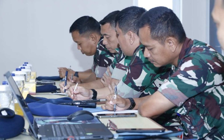 Prajurit Koharmatau saat di ruang rapat Dandepohar 70 Lanud Sulaiman, Bandung, Jum'at (16/2)