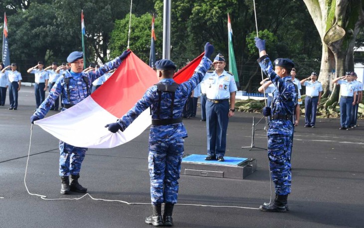 Upacara bendera prajurit Koharmatau 