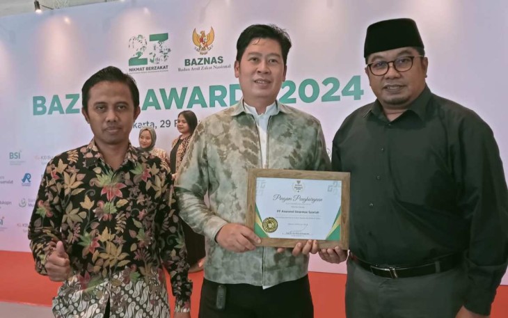 PT Asuransi Sinarmas Syariah menerima penghargaan
