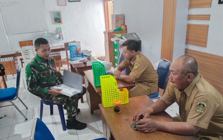 Komsos validasi data penerima bantuan dengan perangkat desa wilayah binaan