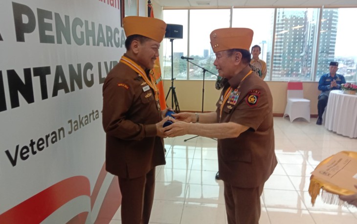 Penganugerahan Bintang LVRI kepada  Prof. Marsetio