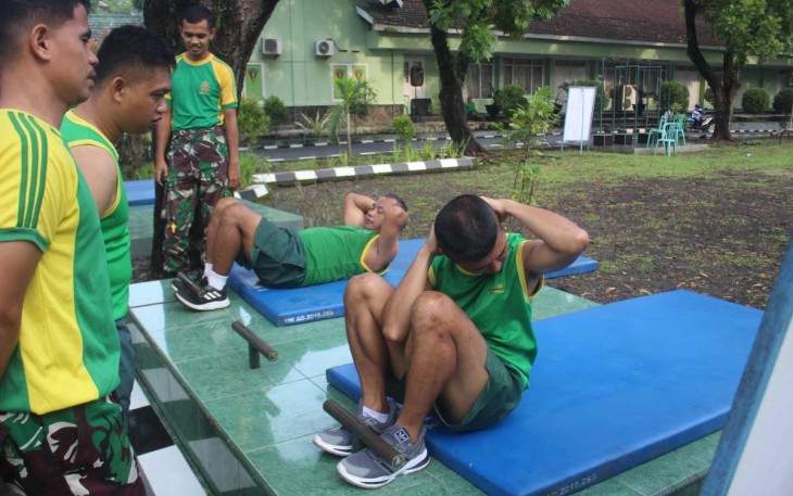 Pembinaan Fisik Prajurit Menarmed 2 Kostrad, Jum'at (8/3)