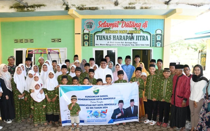 Pj Wali Kota Bengkulu Arif Gunadi Kunjungi Panti Asuhan