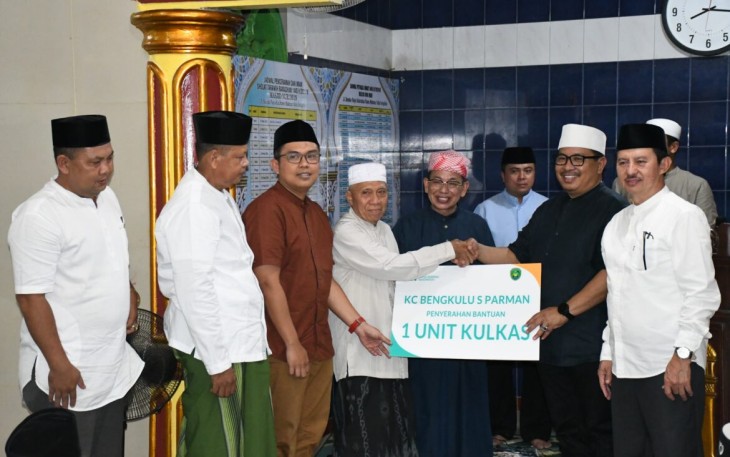 Pengurus masjid Nur Iman Jl Bandar Raya Kelurahan Rawa Makmur menyampaikan keluhan warga soal lahan tempat pemakaman umum (TPU) di Bandar Raya yang sudah penuh kepada Penjabat Walikota Bengkulu Arif Gunadi