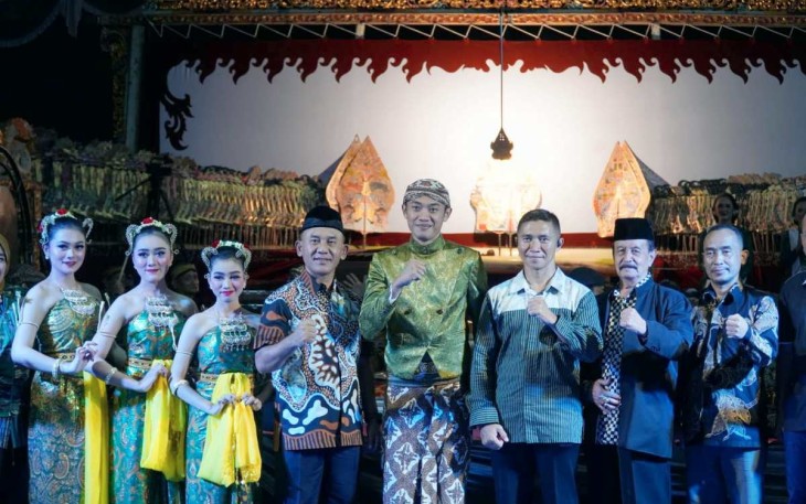 Pagelaran wayang kulit di Yonif PR 501/BY
