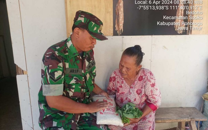 Bagikan zakat di wilayah desa binaan