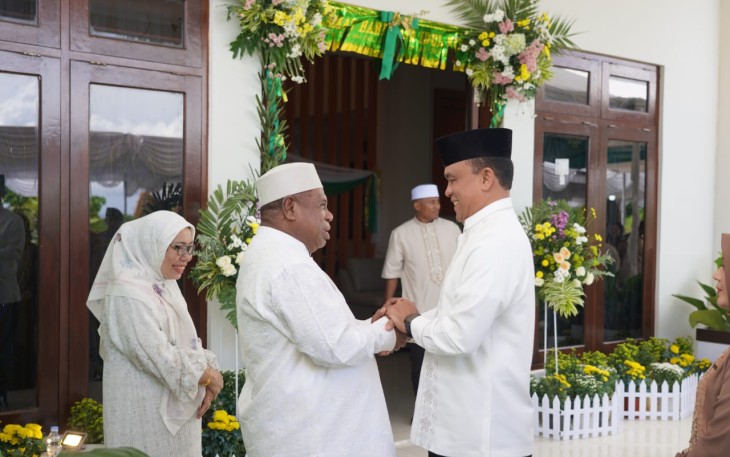 Pangdam XVIII Mayjen TNI Ilyas Alamsyah saat open house lebaran 