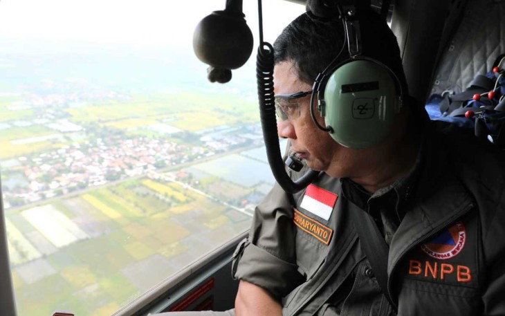 Kepala BNPB Letjen TNI Suharyanto saat memantau arus mudik