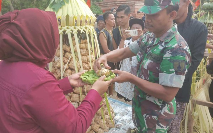 Festival Arak Tumpeng Ketupat