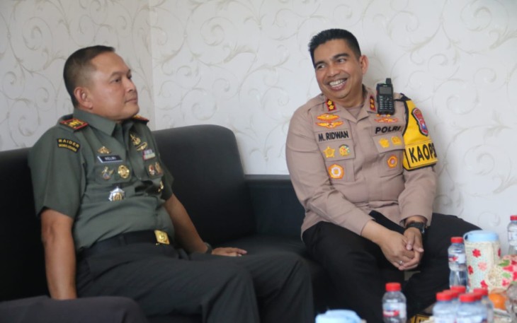 Dandim 0803/Madiun Letkol Inf Meina Helmi bersama Kapolres Madiun, Selasa (16/4)