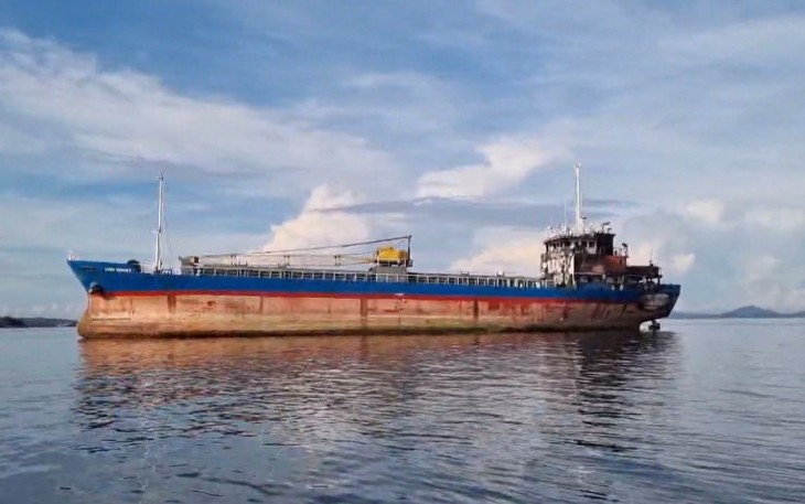 Pemadaman Kapal MV Layar Anggun 8