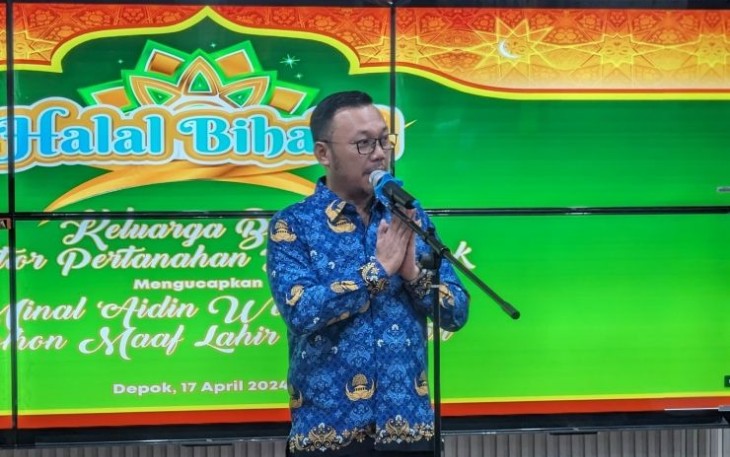 Kakantah Kota Depok Indra Gunawan saat berikan sambutan halalbihalal bersama jajaran, Rabu (17/4)