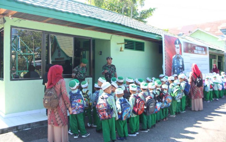 Anak-anak TK RA Nurul Huda Serbu Kodim 1001/HSU-BLG