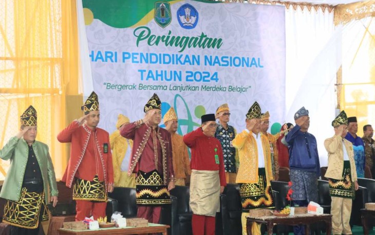 Dandim 1001/HSU-BLG Letkol Kav Gunantyo Ady Wiryawan saat mengikuti upacara Hardiknas 2024