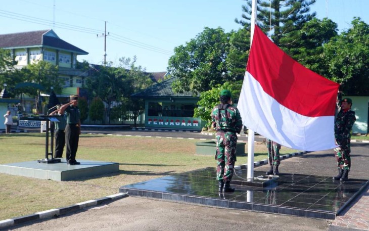 Upacara bendera prajurit Kodim 0801/Pacitan 
