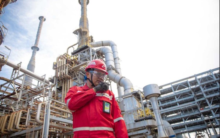 Ilustrasi Kilang Minyak Pertamina 
