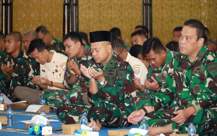 Doa bersama prajurit Koarmada III Sorong