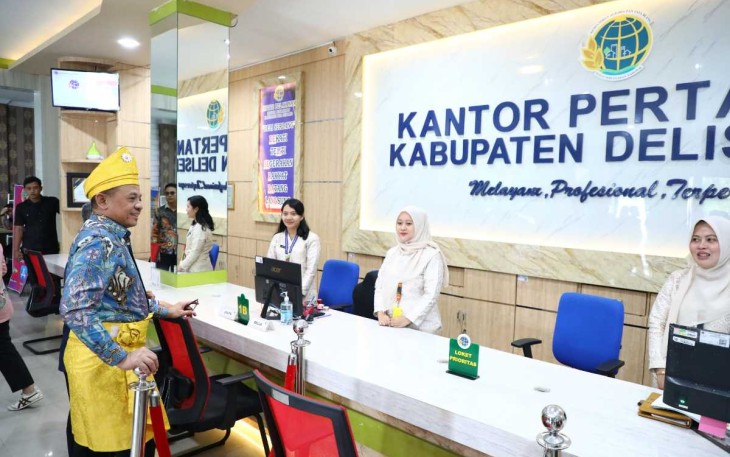 Dirjen PHPT Asnaedi saat mengunjungi Kantah Kabupaten Deli Serdang 