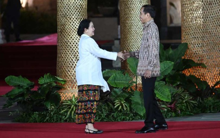 Sambutan hangat presiden Jokowi dalam acara Welcoming Dinner World Water Forum di Bali, Minggu (19/5)
