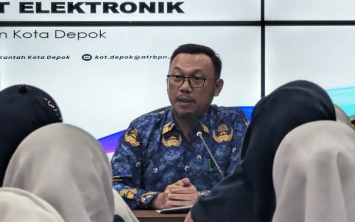 Kepala BPN Kota Depok Indra Gunawan didampingi jajaran melakukan rapat koordinasi internal terkait Kantor Sertifikat yang berlangsung di Aula Kantor Pertanahan Kota Depok, Senin 20 Mei 2024