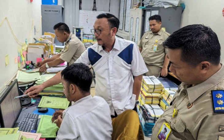 Kepala BPN Kota Depok Indra Gunawan di sela aktivitasnya memantau progres perkembangan alih media, Senin (27/5)