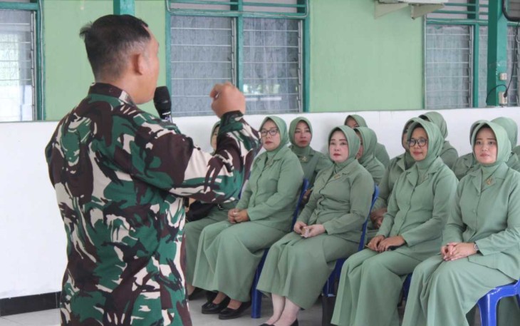 Dandim 1001/HSU-BLG Letkol Kav Gunantyo Ady Wiryawan saat memberikan jam komandan, Selasa (28/5)