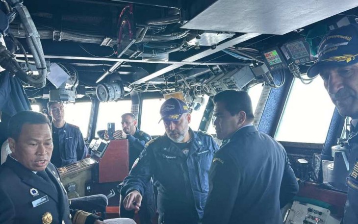 Kasal Laksamana TNI Muhammad Ali saat berada di kapal induk Italia