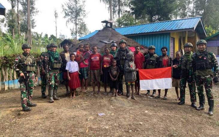 Pelayanan kesehatan door to door satgas Yonif 509 Kostrad