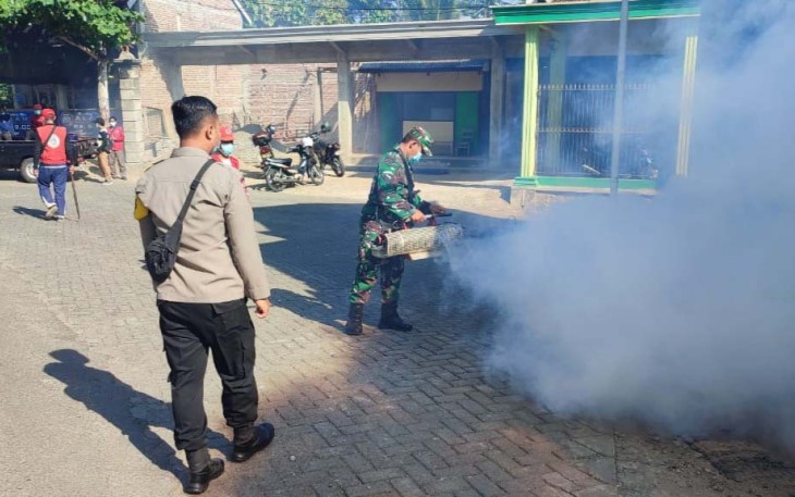 Fogging di wilayah desa binaan 