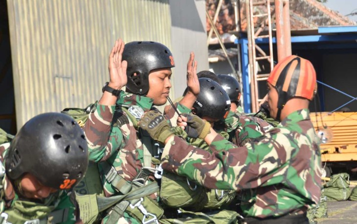 Latihan praktis siswa jump master angkatan ke-27