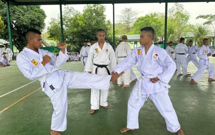Ujian kenaikan tingkat sabuk beladiri karate