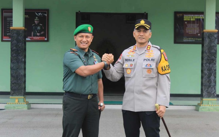 Dandim 0806/Trenggalek Letkol Czi Yudo Aji Susanto bersama Kapolres Trenggalek 