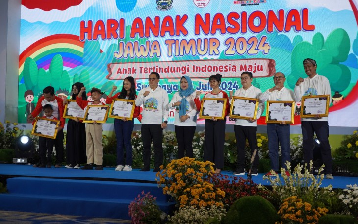 Bank Jatim Terima Penghargaan Sebagai Dunia Usaha Peduli Anak 