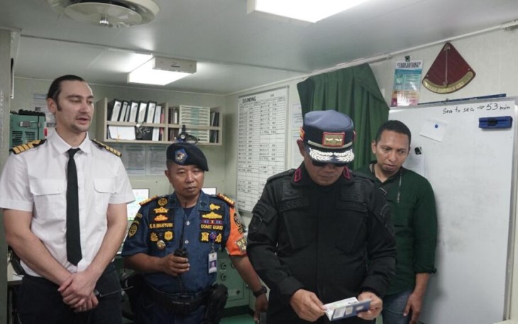 Operasi gabungan Timpora periksa kelengkapan kapal asing
