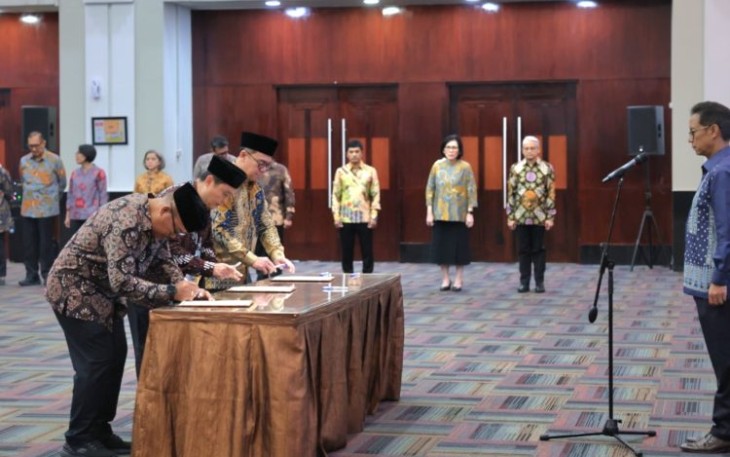 Menkes Budi Gunadi Sadikin saat melantik pejabat dan direksi rumah sakit di Jakarta 