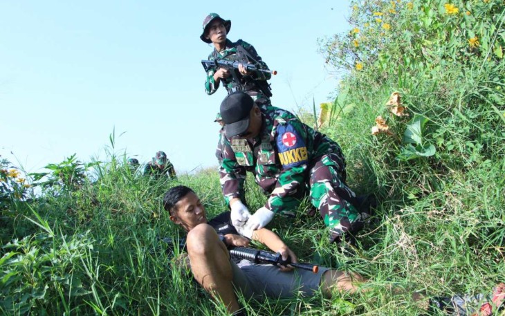 Latihan hanlan prajurit lanud Husein Sastranegara, Kamis (1/8)