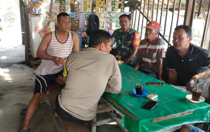 Babinsa Koramil 0204-21/Tiga Juhar laksanakan giat Komsos