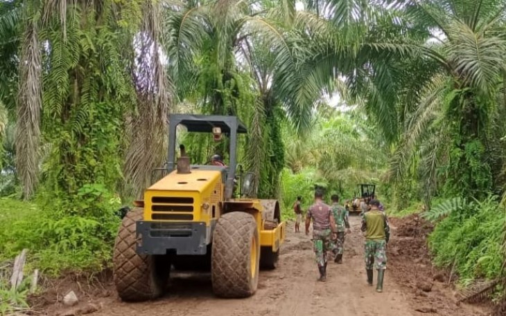 Pembangunan jalan sepanjang 3.400 Meter di lokasi TMMD 