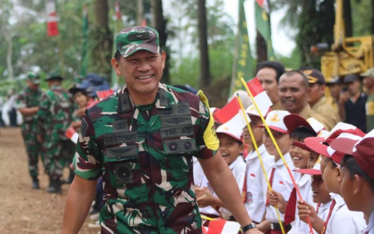 Kadispenad Brigjen TNI Kristomei Sianturi 