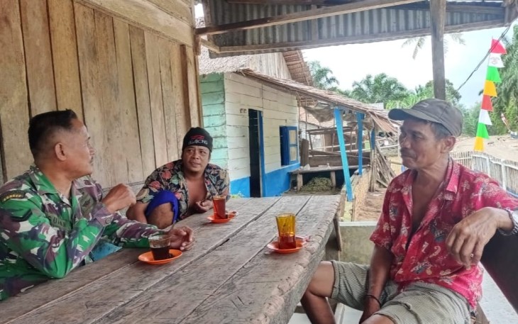 Satgas TMMD himbau warga untuk mengibarkan Bendera Merah Putih
