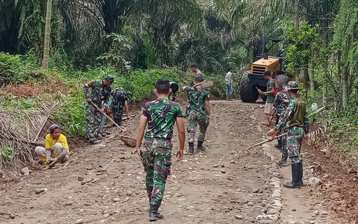 Pengerjaan sasaran fisik di lokasi TMMD