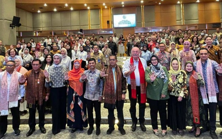 Foto bersama dengan Komisi IX DPR RI 