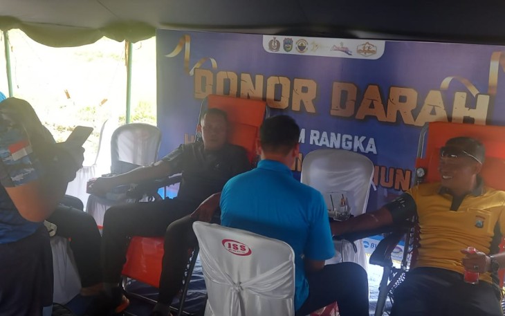 Donor darah di Lanal Pacitan 
