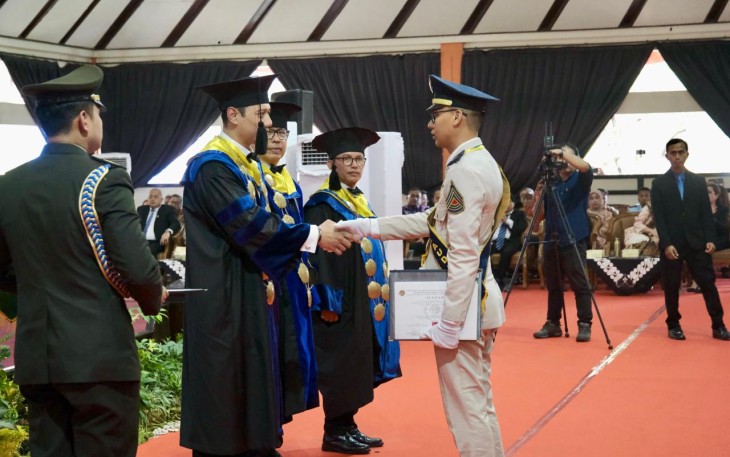 Wisudawan terbaik STPN Yogyakarta 