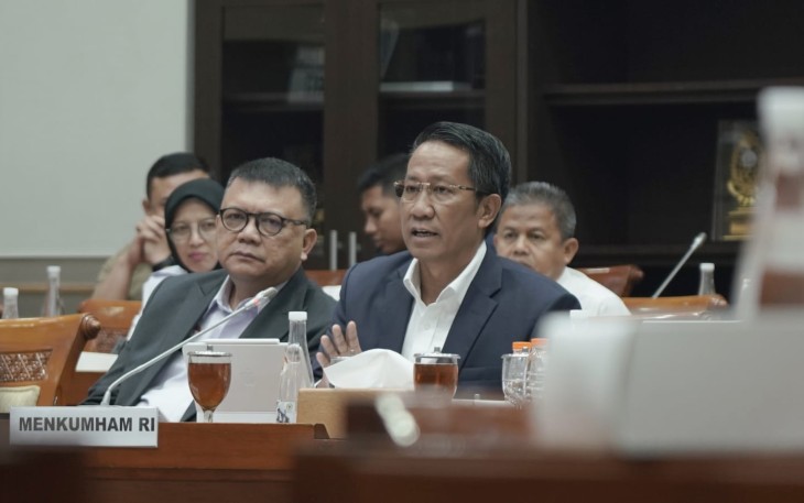 Menkumham Hadiri Rapat Kerja.