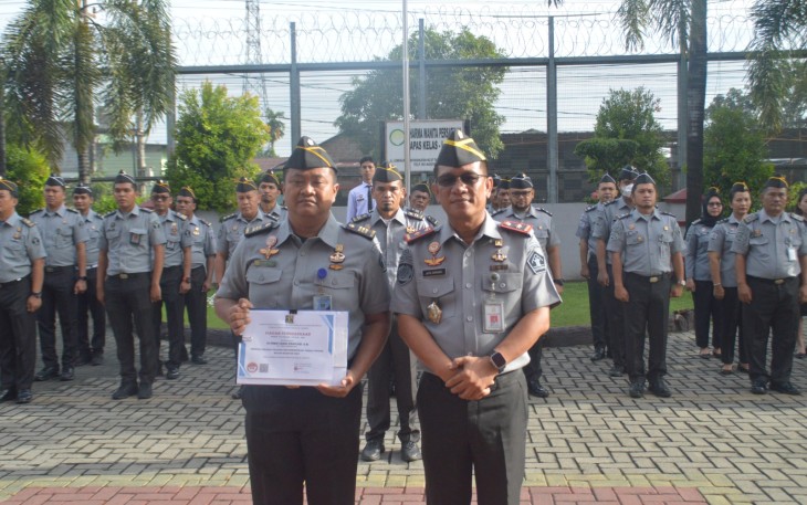 Poto Pegawai Teladan di Lapas Kelas I Medan Mendapat Reward