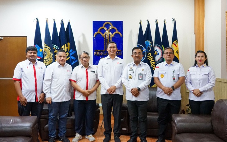 Kakanwil Kemenkumham Sumut Lakukan Poto Bersama dengan PMI