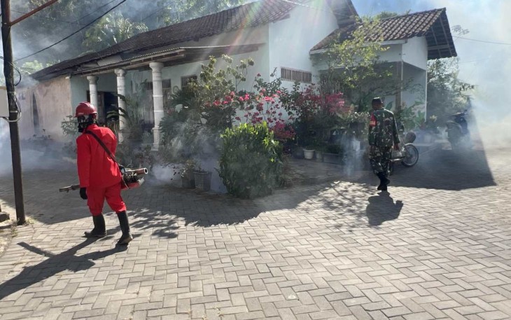 Fogging di wilayah desa binaan 