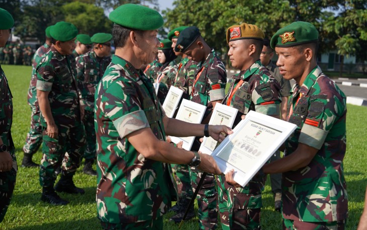 Pangdam I BB Berikan Penghargaan kepada Prajurit